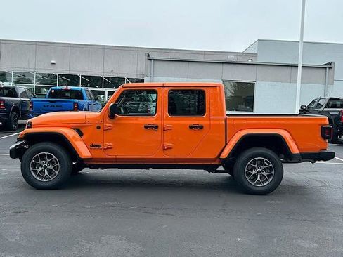 New 2025 Jeep Gladiator Sport AWD/4WD image 4