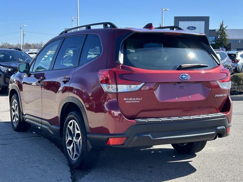 Used 2023 Subaru Forester Premium image 5