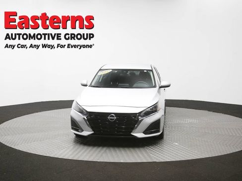 Used 2023 Nissan Altima 2.5 SV FWD image 53
