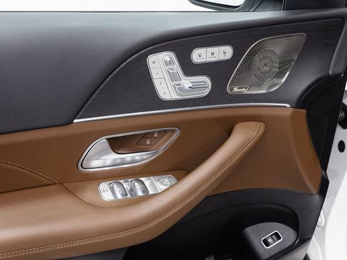 Used 2024 Mercedes-Benz GLS 450 4MATIC w/ AMG Line Exterior image 6