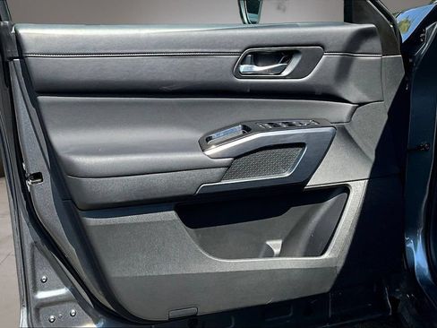 Certified 2025 Nissan Pathfinder SL AWD/4WD image 20