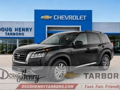 Used 2025 Nissan Pathfinder SV