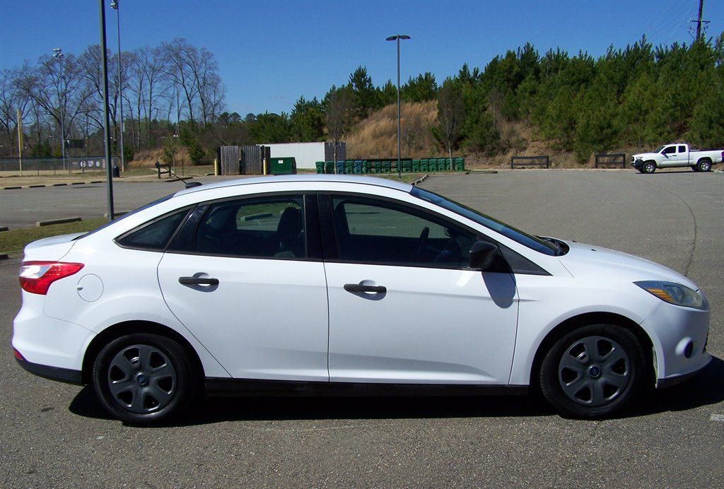Used 2013 Ford Focus S FWD image 5