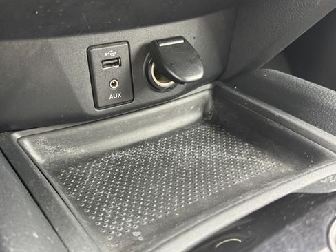 Used 2016 Nissan Rogue SV w/ SV Premium Package image 28