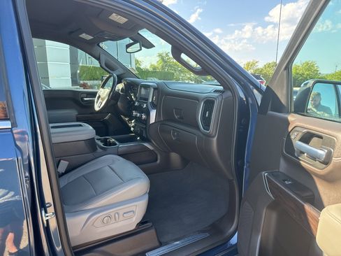 Used 2019 GMC Sierra 1500 SLT w/ SLT Premium Package image 18
