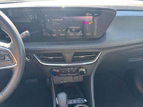 Used 2025 Buick Encore GX Preferred image 18