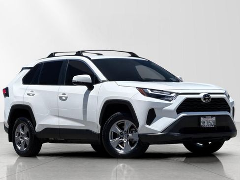 Used 2024 Toyota RAV4 XLE w/ Convenience Package FWD image 1