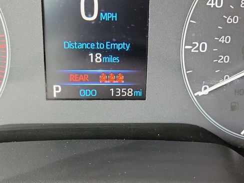 Used 2025 Toyota Corolla LE FWD image 24