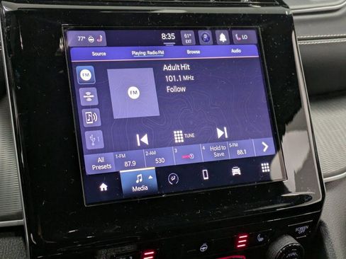 Used 2024 Jeep Grand Cherokee Altitude image 12