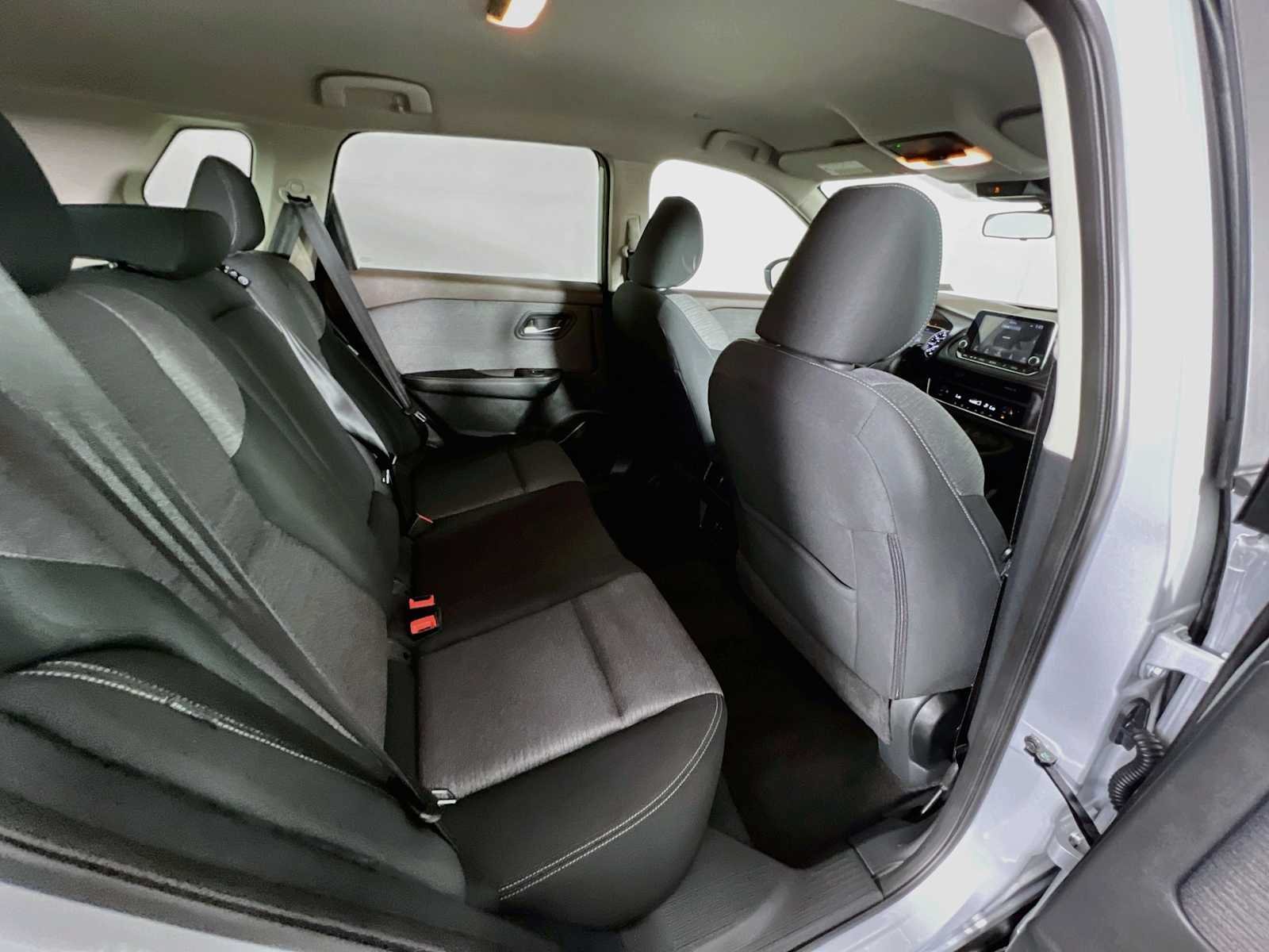 Used 2023 Nissan Rogue SV AWD/4WD image 25