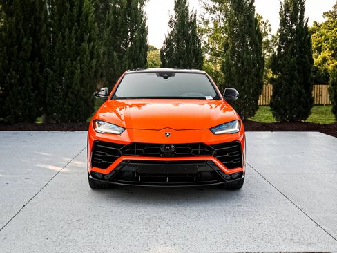 Used 2022 Lamborghini Urus AWD/4WD image 3