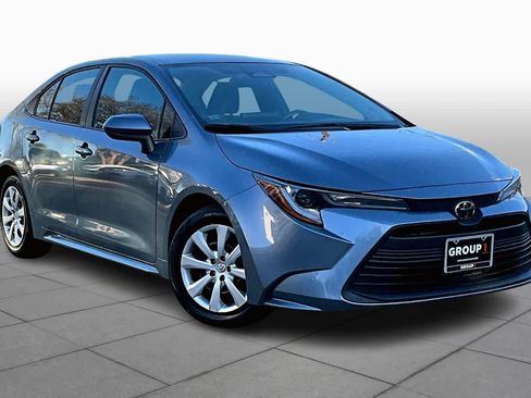 Used 2024 Toyota Corolla LE image 2