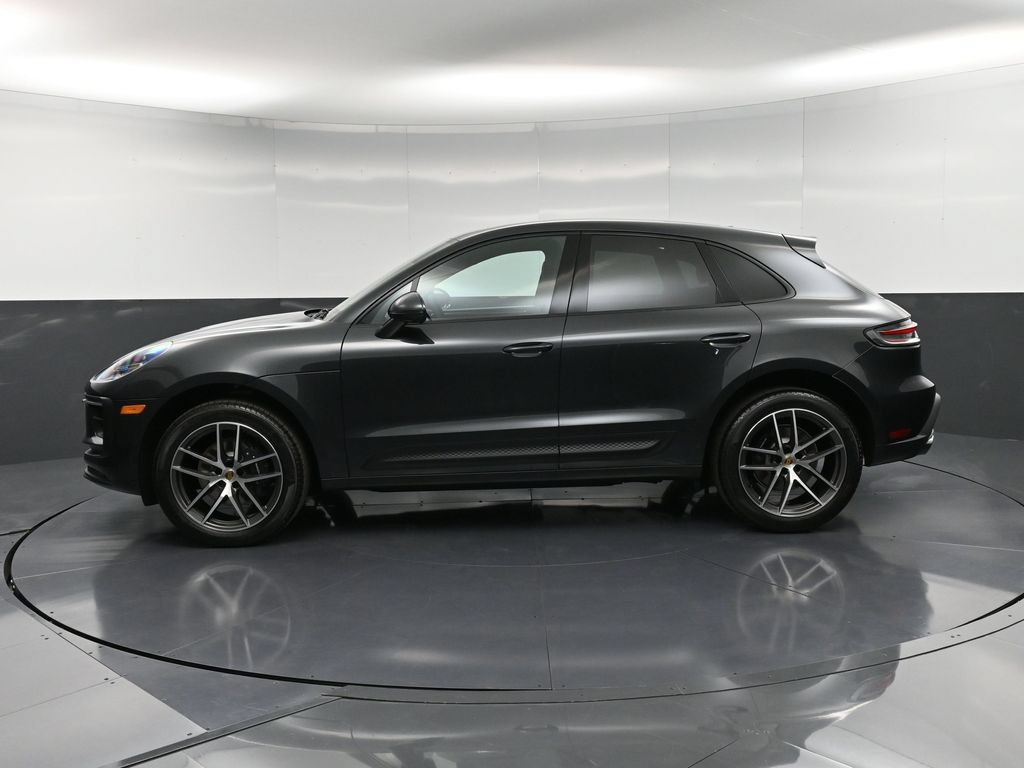 Certified 2026 Porsche Macan AWD/4WD image 2