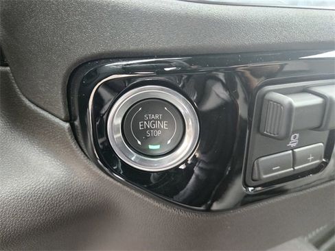 New 2026 GMC Sierra 1500 SLE w/ Preferred Package image 19