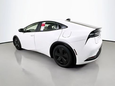 New 2026 Toyota Prius Plug-In Hybrid FWD image 5