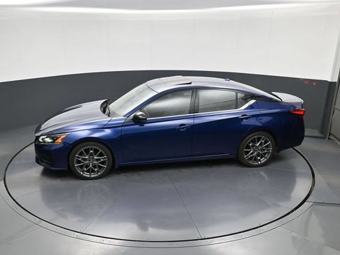Certified 2024 Nissan Altima 2.0 SR FWD image 31