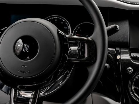 Used 2022 Rolls-Royce Cullinan Black Badge image 14