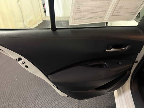 Used 2020 Toyota Corolla LE image 23