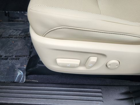 Used 2023 Lexus GX 460 Premium image 14