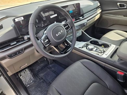 New 2026 Kia Carnival EX FWD image 16