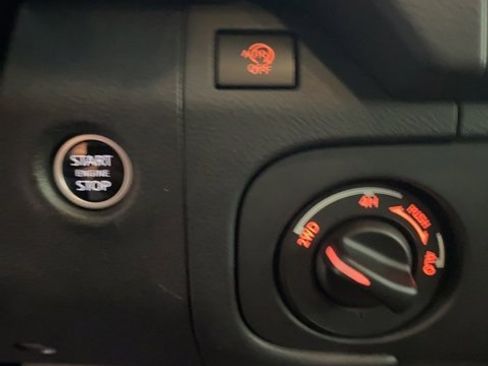 Used 2025 Nissan Frontier PRO-4X w/ Black Accent Package image 18