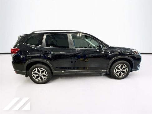 Used 2024 Subaru Forester Premium AWD/4WD image 4