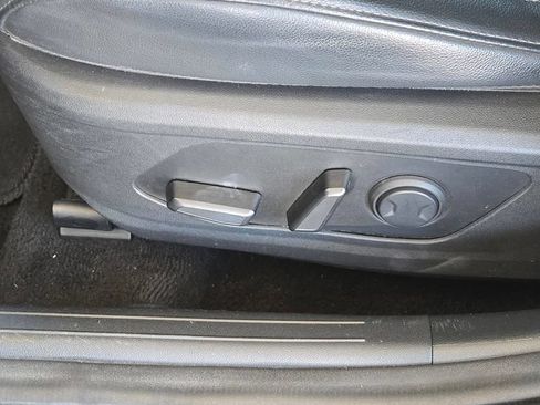 Used 2023 Hyundai Elantra Limited FWD image 14