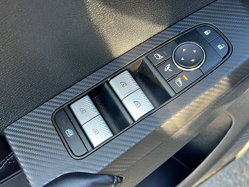 Used 2024 Mitsubishi Outlander SEL image 18