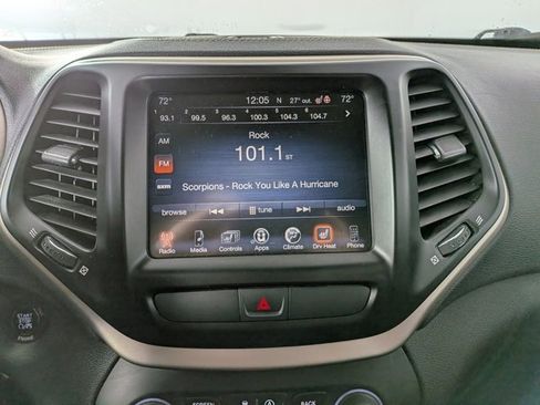 Used 2016 Jeep Cherokee Limited image 17