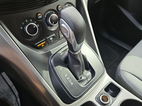 Used 2015 Ford Escape SE image 17