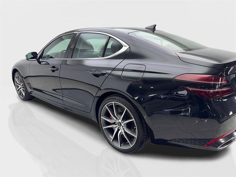 Used 2025 Genesis G70 2.5T image 14