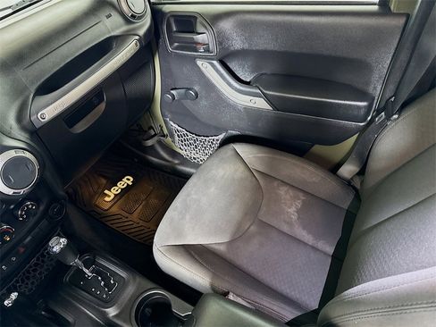 Used 2015 Jeep Wrangler Unlimited Sport w/ Connectivity Group image 20