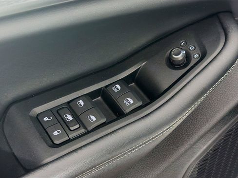 Used 2023 Jeep Grand Cherokee L Laredo AWD/4WD image 23