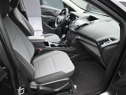 Used 2019 Ford Escape S image 38