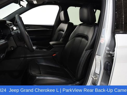 Used 2024 Jeep Grand Cherokee L Limited w/ Luxury Tech Group II image 21