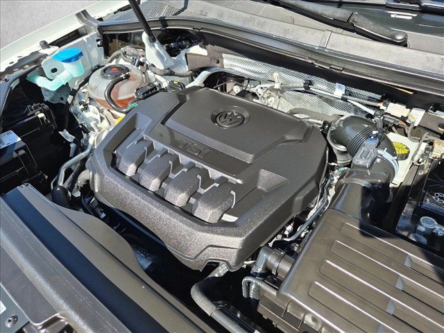 Used 2024 Volkswagen Tiguan SE AWD/4WD image 21