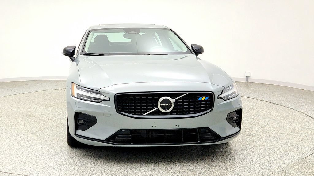 Used 2024 Volvo S60 B5 Plus w/ Climate Package FWD image 2