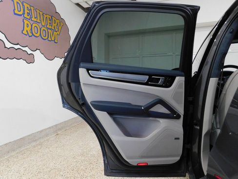 Used 2021 Porsche Cayenne GTS image 72