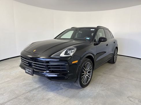 Certified 2023 Porsche Cayenne Platinum Edition image 1