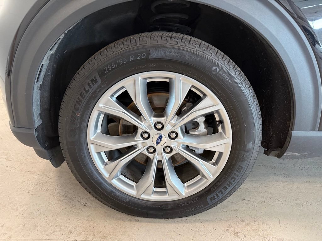 Used 2024 Ford Explorer XLT w/ Equipment Group 202A AWD/4WD image 36