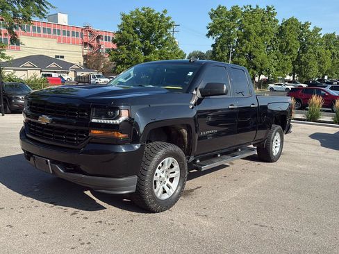 Used 2018 Chevrolet Silverado 1500 Custom w/ Custom Value Package AWD/4WD image 7