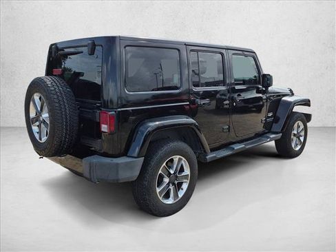 Used 2014 Jeep Wrangler Unlimited Sahara w/ Connectivity Group AWD/4WD image 5