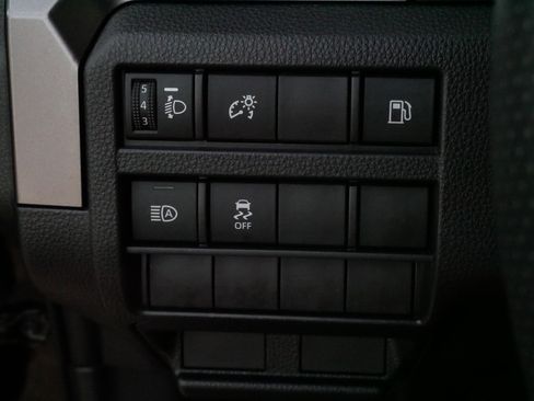 Used 2025 Toyota 4Runner SR5 AWD/4WD image 29