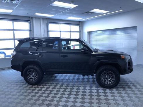 Used 2017 Toyota 4Runner TRD Off-Road Premium image 41