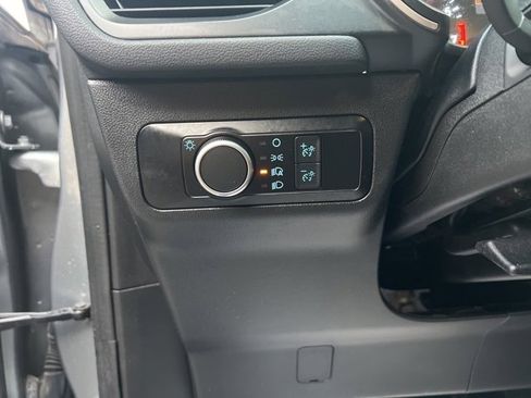 Used 2022 Ford Escape SE image 19