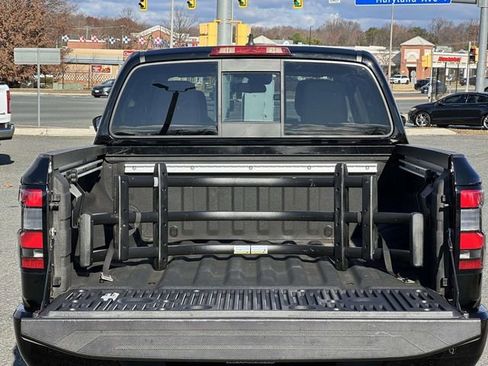 Used 2022 Nissan Frontier SV image 12