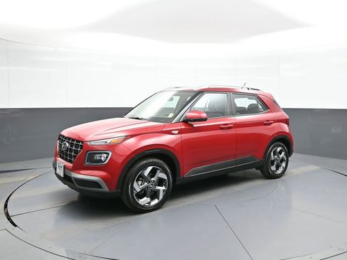 Certified 2023 Hyundai Venue Limited FWD image 10