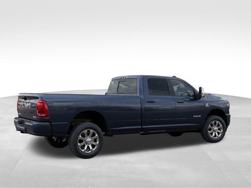 New 2026 RAM 2500 Laramie AWD/4WD image 4