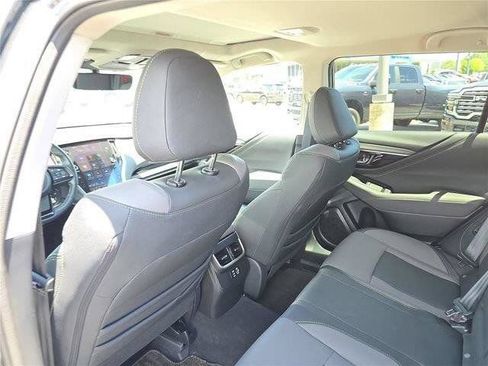 Used 2025 Subaru Outback Onyx Edition AWD/4WD image 17