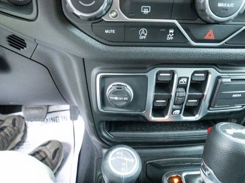 Used 2025 Jeep Wrangler Unlimited Sport image 20